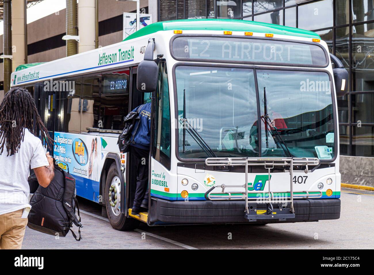 New Orleans Louisiana, Louis Armstrong New Orleans International Airport, MSY, Bodentransport, Expressbus, Bus, Haltestelle, Jefferson Parish, Jet, öffentliches T Stockfoto
