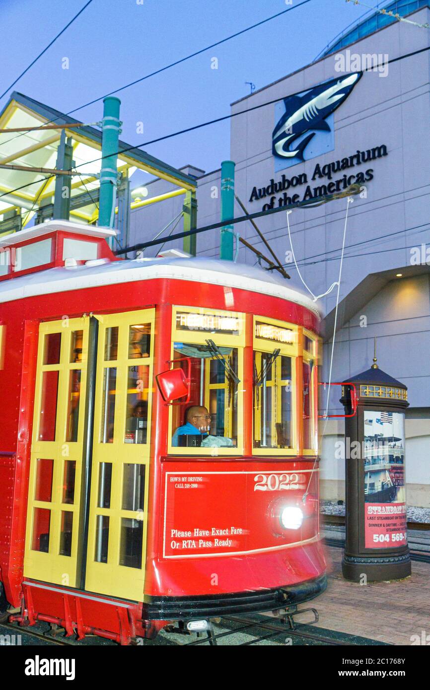 New Orleans Louisiana, Regional Transit Authority, RTA, Riverfront Streetcar Line, Canal Street-Haltestelle, Straßenbahn, Trolley, Boarding, Black man Men männliche Erwachsene Stockfoto