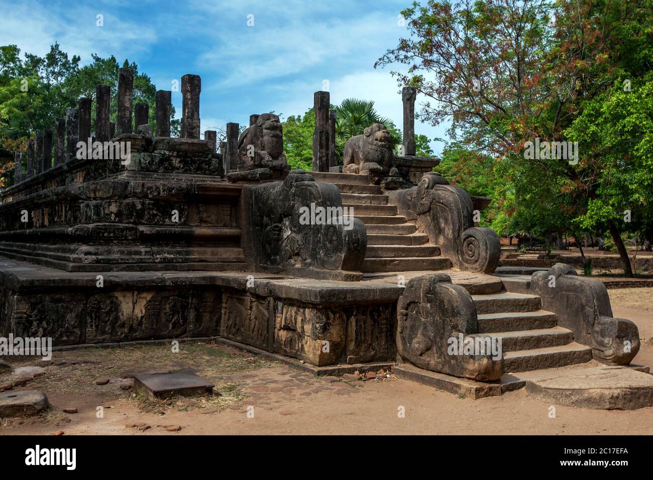 Die Ruinen der Audienz Halle im Königlichen Palast an der antiken Stätte von Polonnaruwa in Sri Lanka. Stockfoto