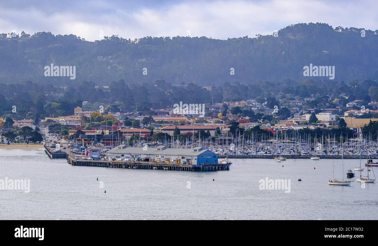 Moneterey aus dem Meer am Hazy Day Stockfoto