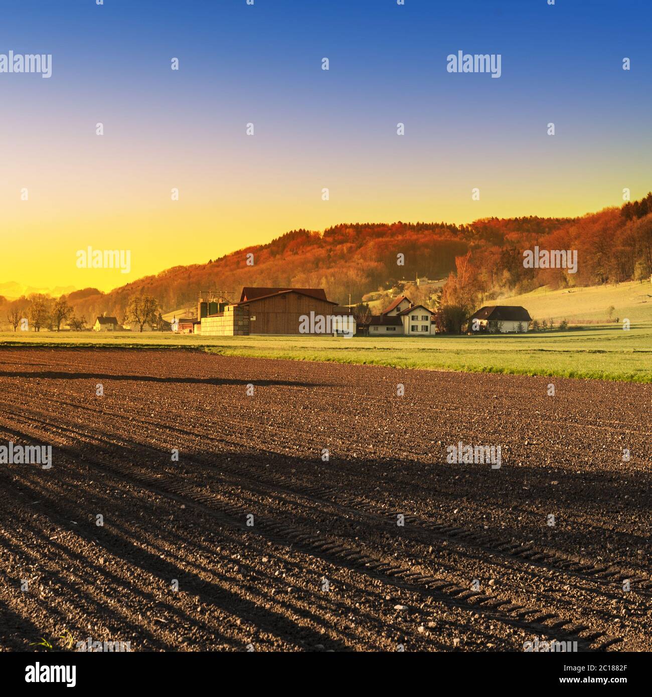 Ackerland und Weiden in der Schweiz Stockfoto