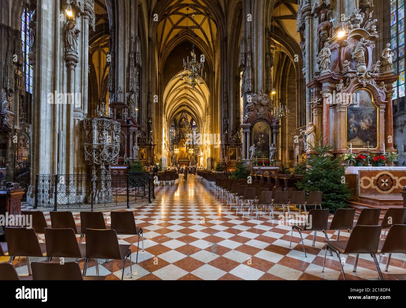 St. Stephan Kathedrale Innenraum in Wien Österreich Stockfoto