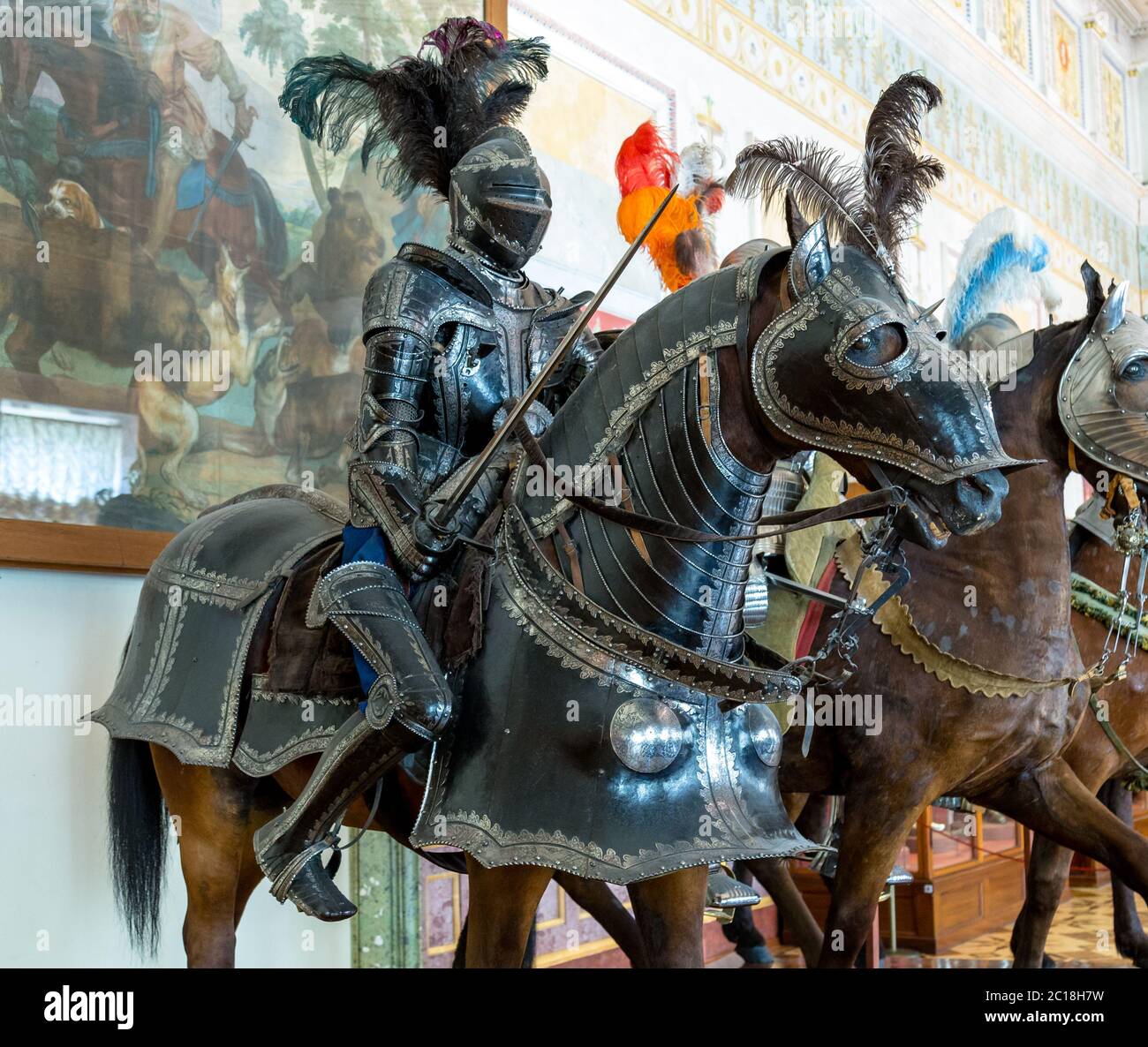 Mittelalterliche Ritter in Rüstung auf einem Pferd Stockfoto