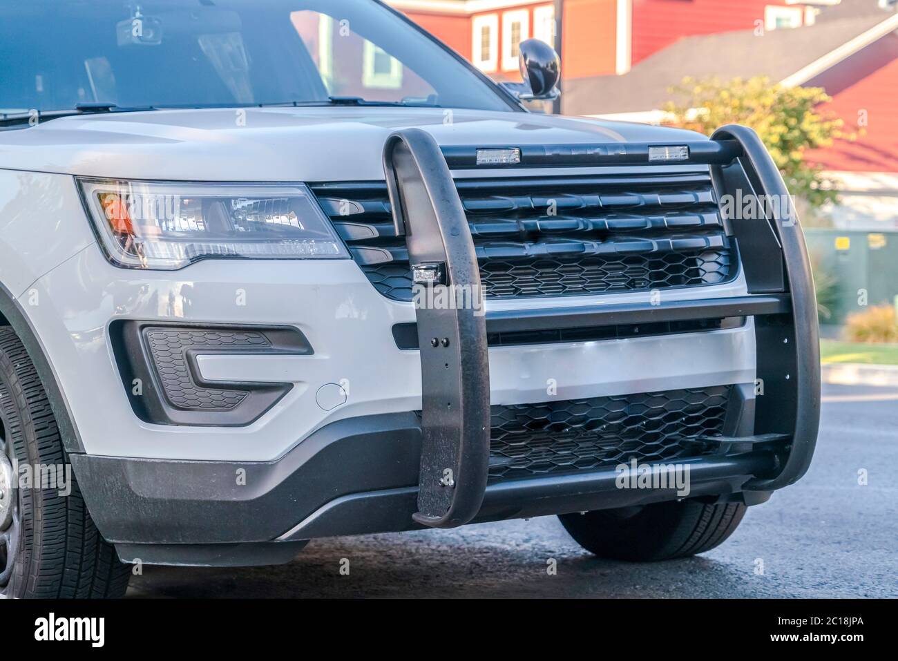 Geländewagen mit schwerer Bullenstange Stockfoto