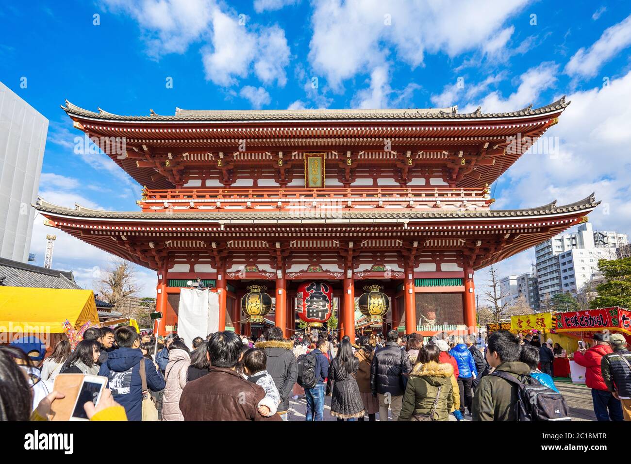 Die Menschenmenge im Senso-ji Tempel in Tokio, Japan Stockfoto