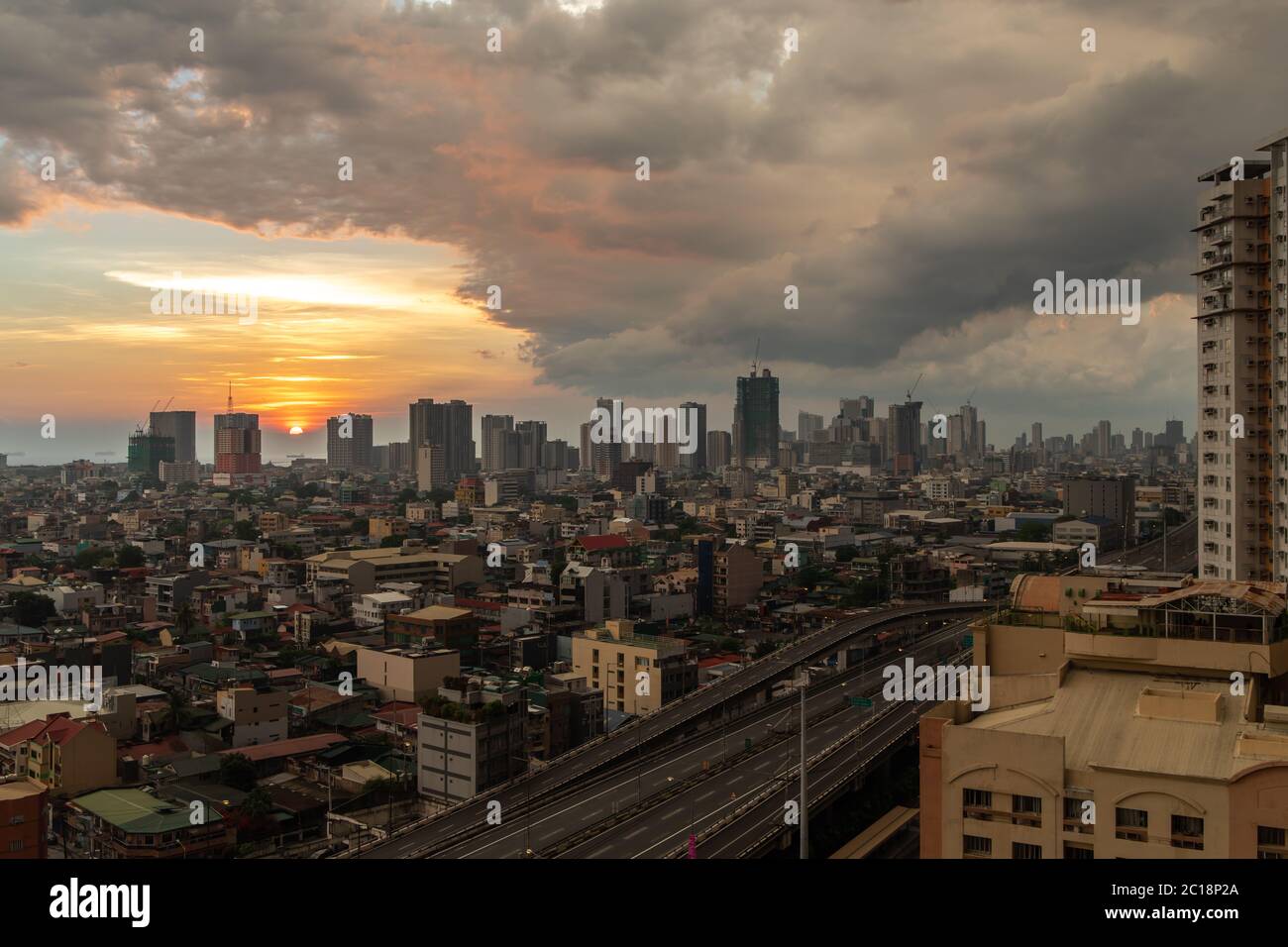 12. Mai 2020 wunderschöner Sonnenuntergang in manila, Manila, Philippinen Stockfoto