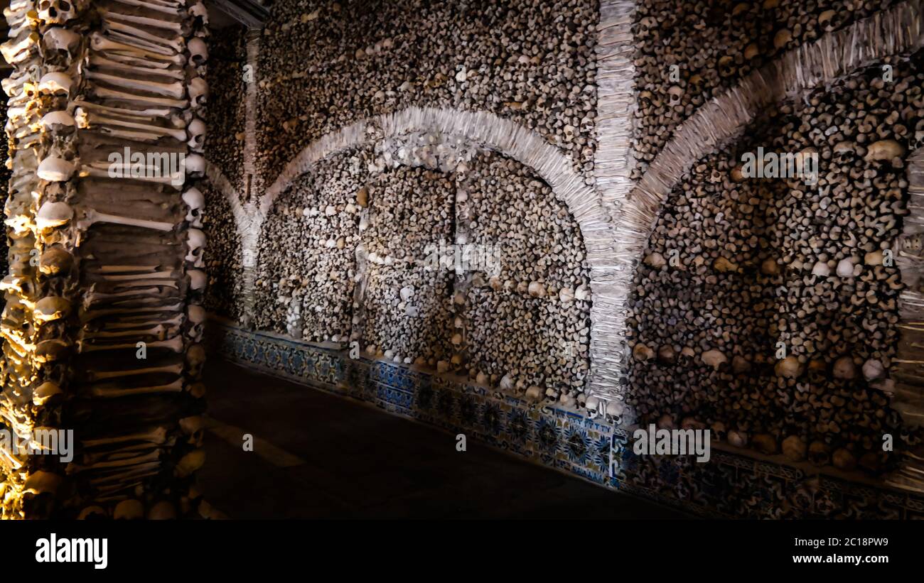 Innenraum der Kapelle der Knochen in Evora, Portugal Stockfoto