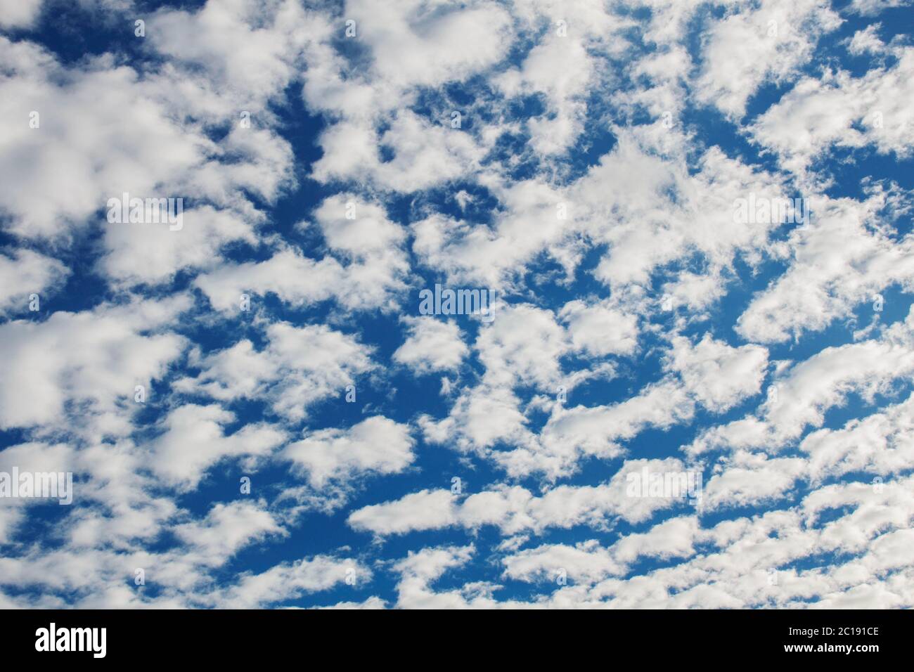 Wolken mit blauem Himmel. Stockfoto