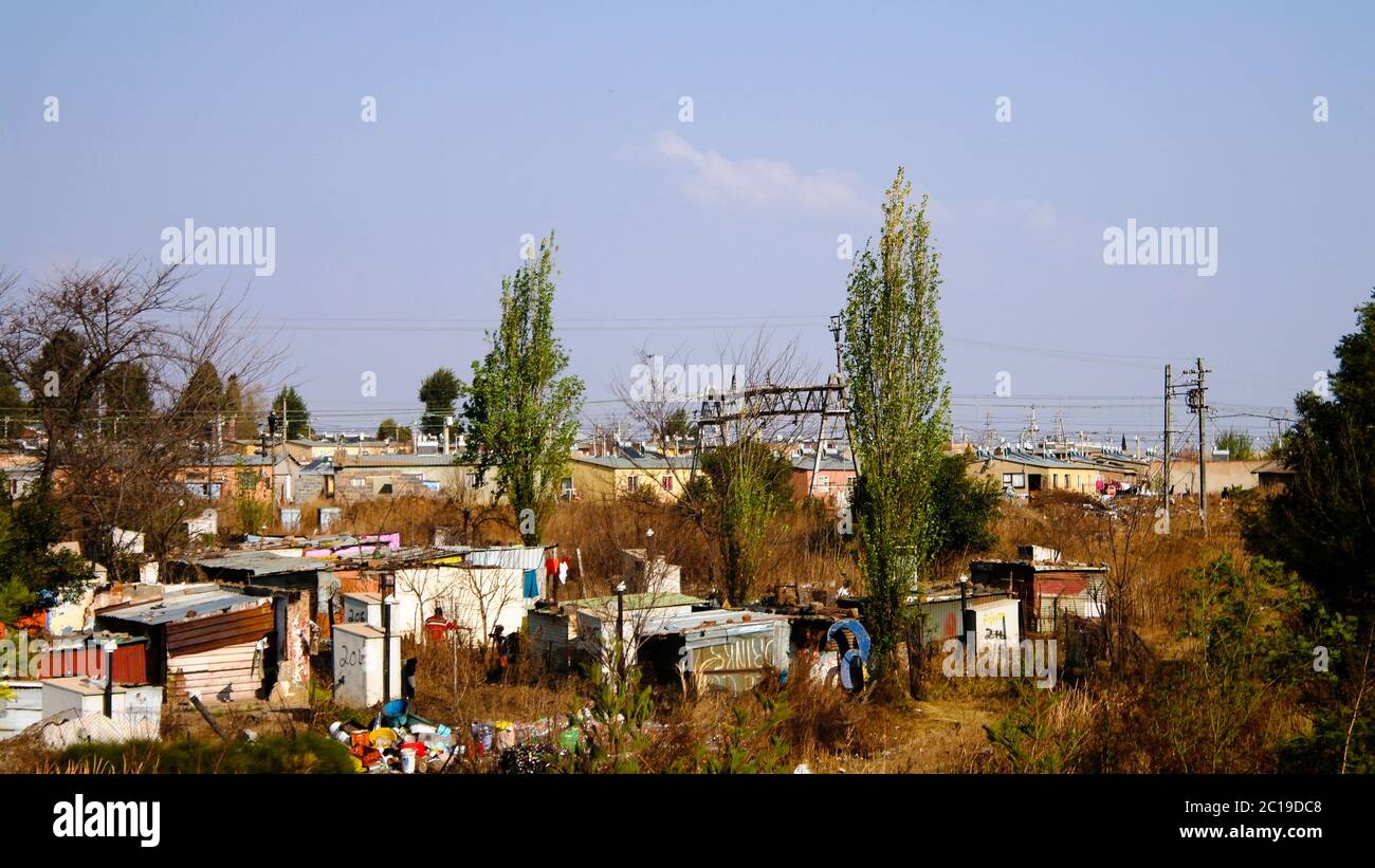 Panoramablick auf soweto Favela Außengelände von Johannesburg, Südafrika Stockfoto
