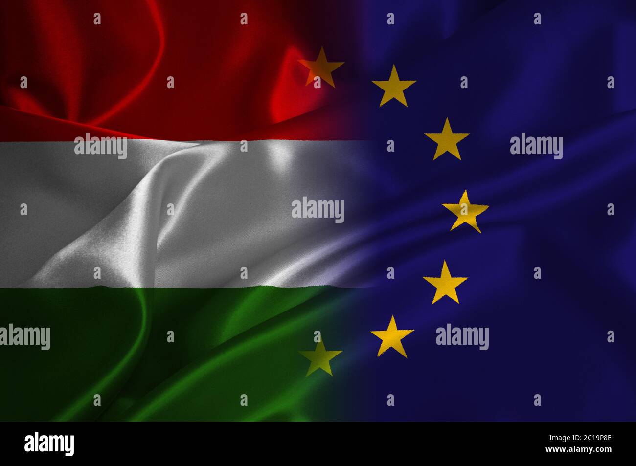 EU-Flagge und Ungarn-Flagge auf Satin-Struktur Stockfoto