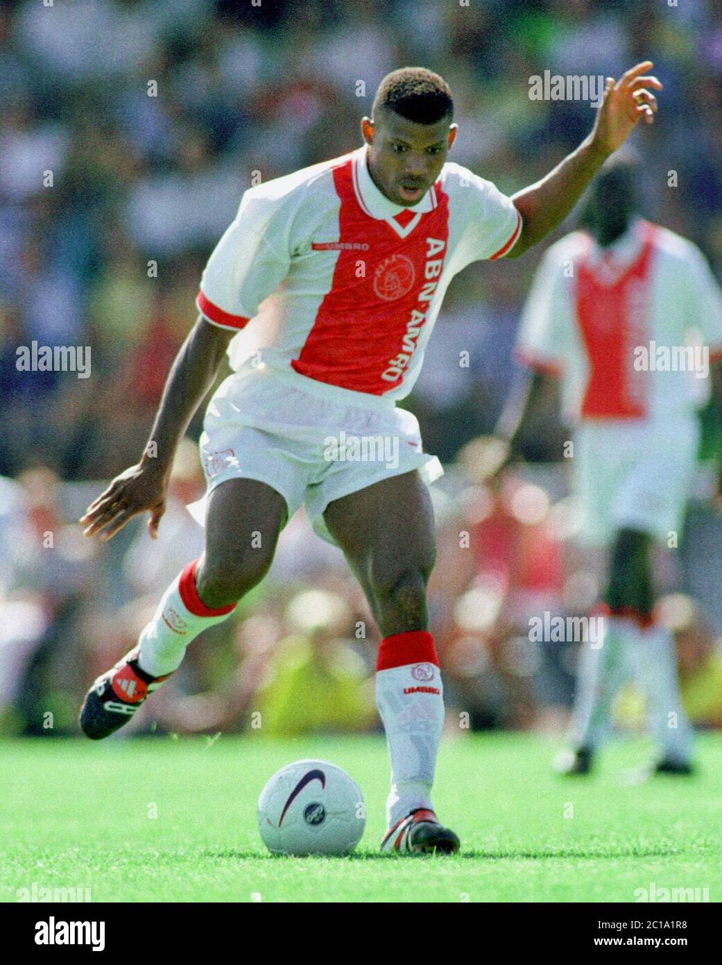 Dortmund Deutschland 8.8.1998, Fußball: Freundschaftsspiel Borussia Dortmund (BVB) gegen Ajax Amsterdam (Ajax) – Sonntag OLISEH (Ajax) Stockfoto