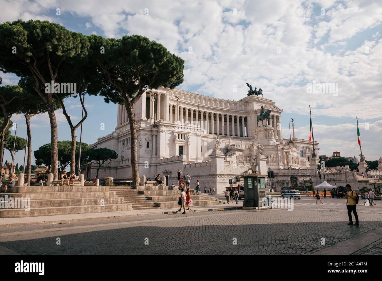 Rom, Italien, 19. Juni 2018: Panoramablick auf die Vorderansicht des Museum der Vittorio Emanuele II Monument, das auch als das Viktor-emanuel oder Altare della Patria auf P bekannt Stockfoto
