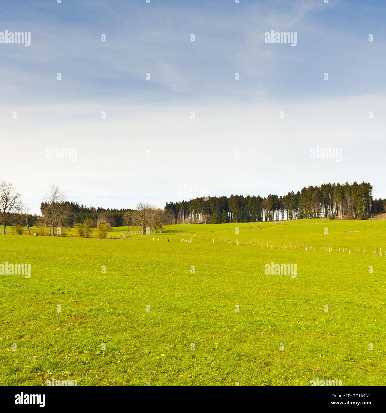 Schweizer Landschaft mit Wiesen Stockfoto Schweizer Landschaft mit Wiesen Stockfoto