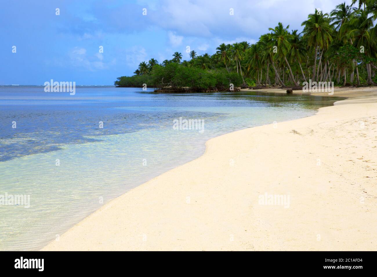 Weißer tropischer Strand. Reisehintergrund. Stockfoto