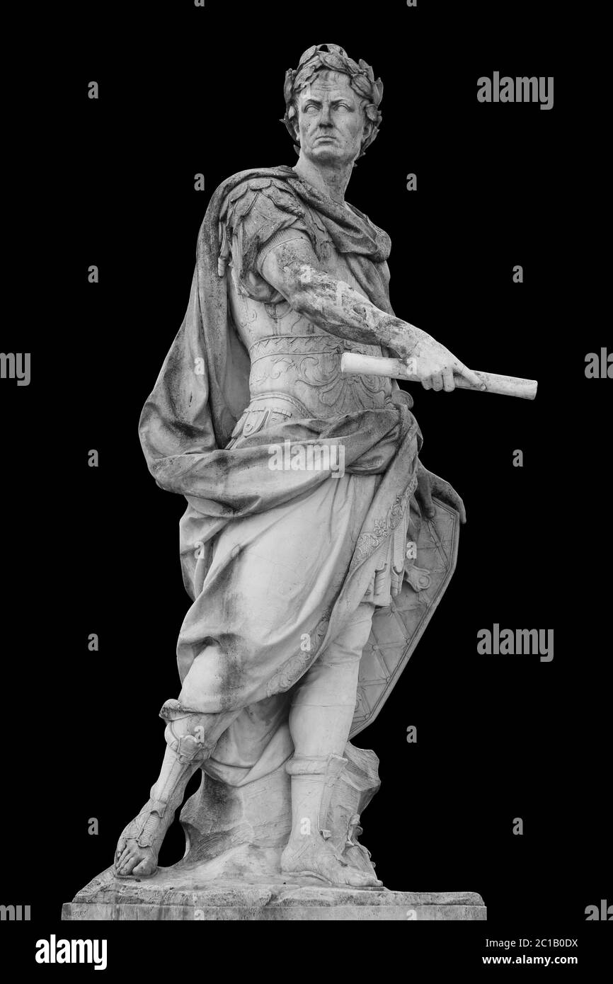 Römische Kaiser Julius Caesar Statue isoliert auf schwarzem Hintergrund Stockfoto