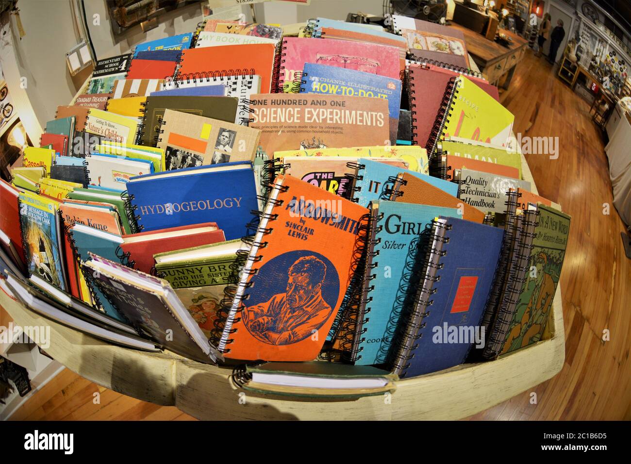 Bücher zum Verkauf in gebrauchten Buchhandlung in CA USA Stockfoto