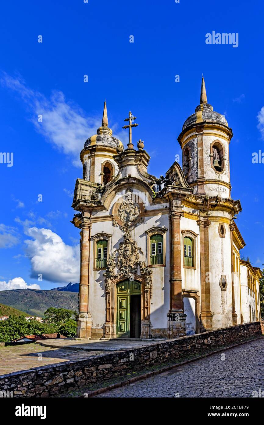 Alte historische katholische Kirche in der Stadt Ouro Preto Stockfoto