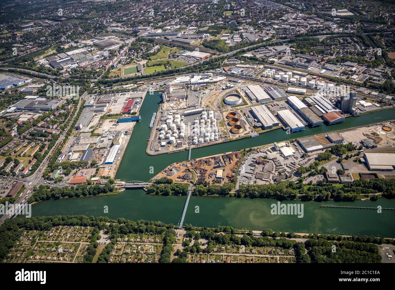 Luftaufnahme, Stadthafen Gelsenkirchen, Rhein-Herne-Kanal, Industriegebiet, Binnenhafen, Schotteranlage bismarck-West, Schalke, Gelsenkirchen, Ru Stockfoto