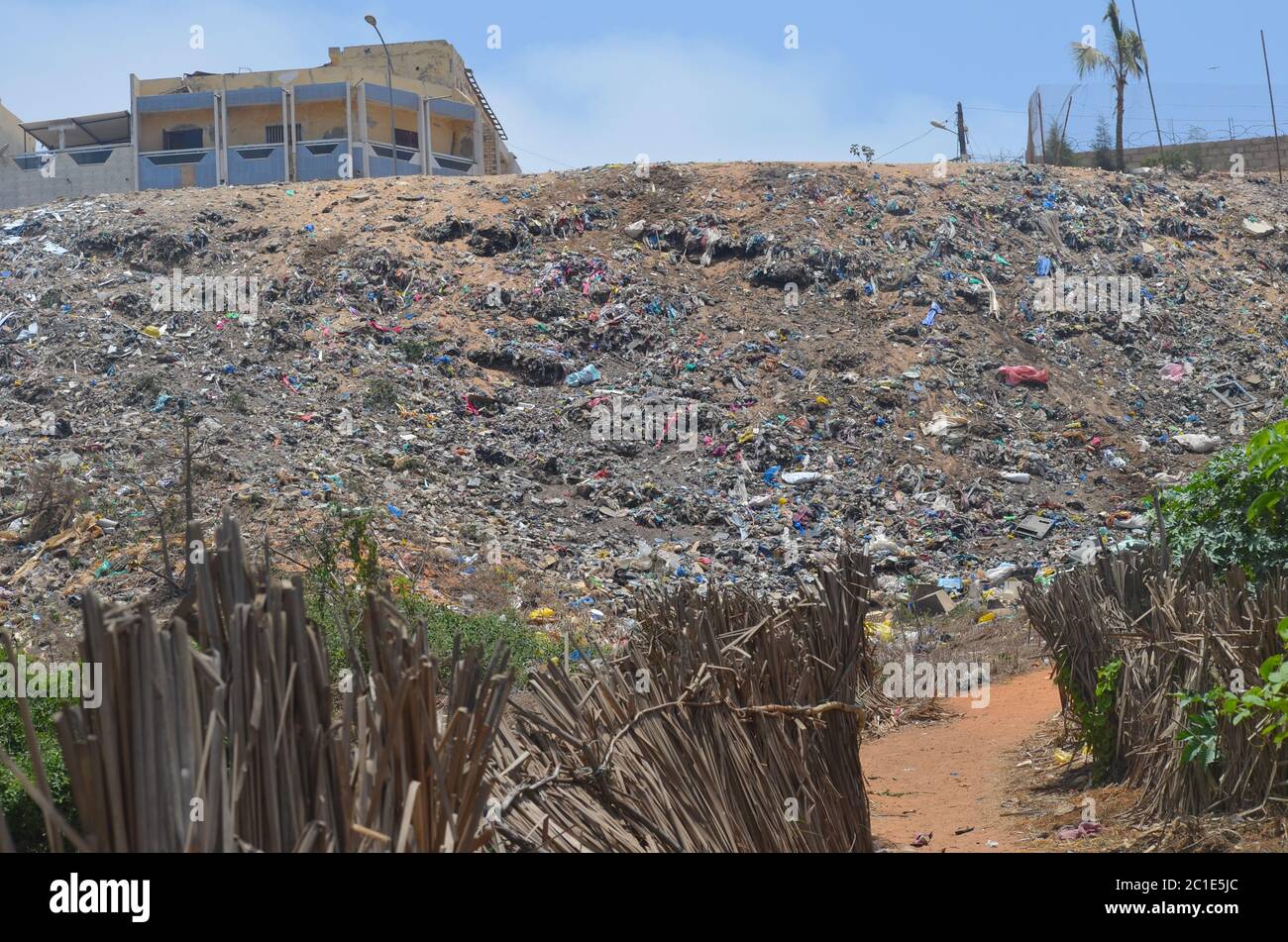 Illegale Mülldeponie im Naturschutzgebiet „Grande Niaye de Pikine“, Dakar, Senegal Stockfoto