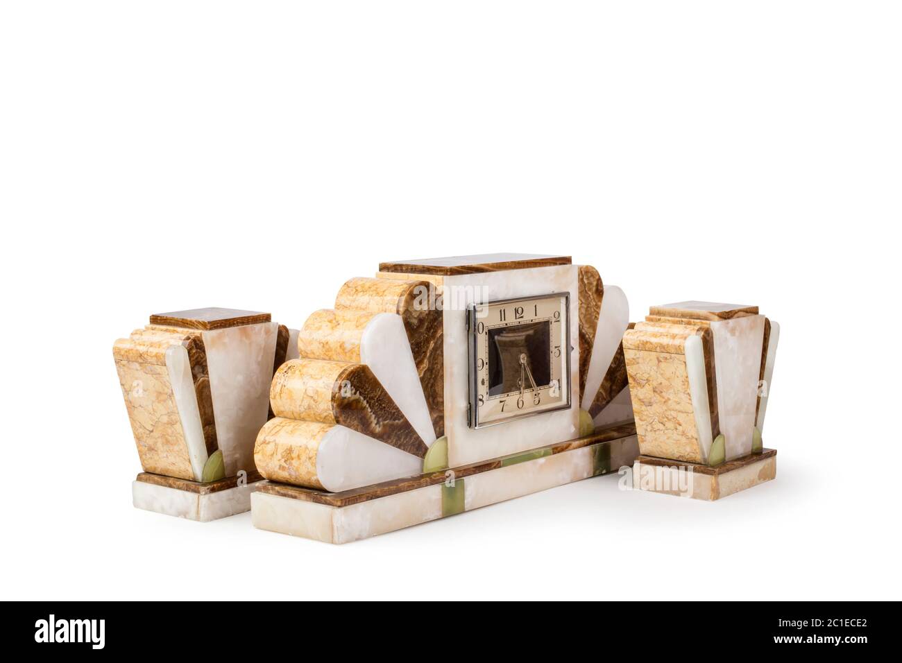 Studio Foto von antiken Kaminuhr auf weißem Hintergrund. Westeuropa Stockfoto