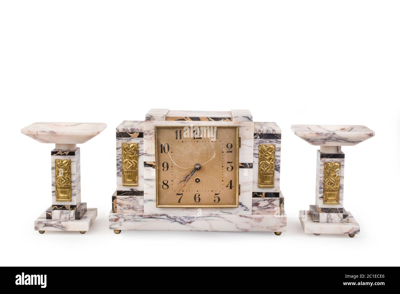 Studio Foto von antiken Kaminuhr auf weißem Hintergrund. Westeuropa Stockfoto