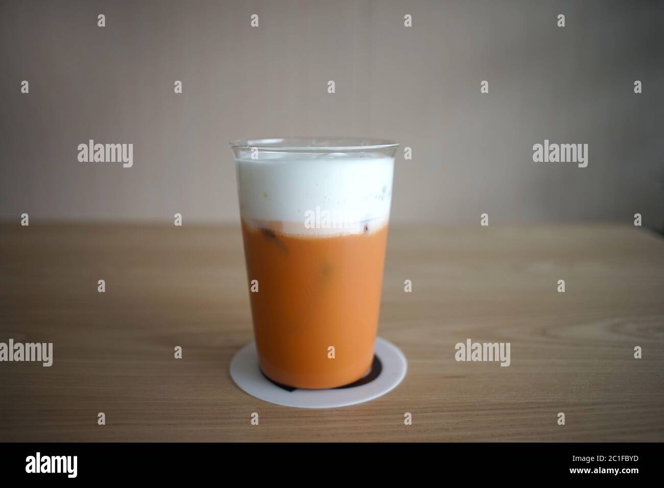 Iced thai Tee in einem Glas Stockfoto