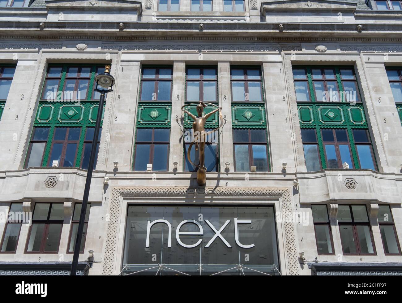 Am nächsten Ladengeschäft an der Oxford Street am Tag. London Stockfoto