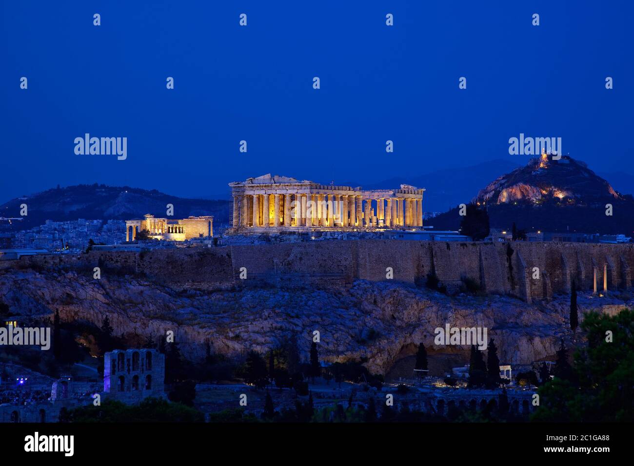 Nachtansicht der Akropolis, Stockfoto