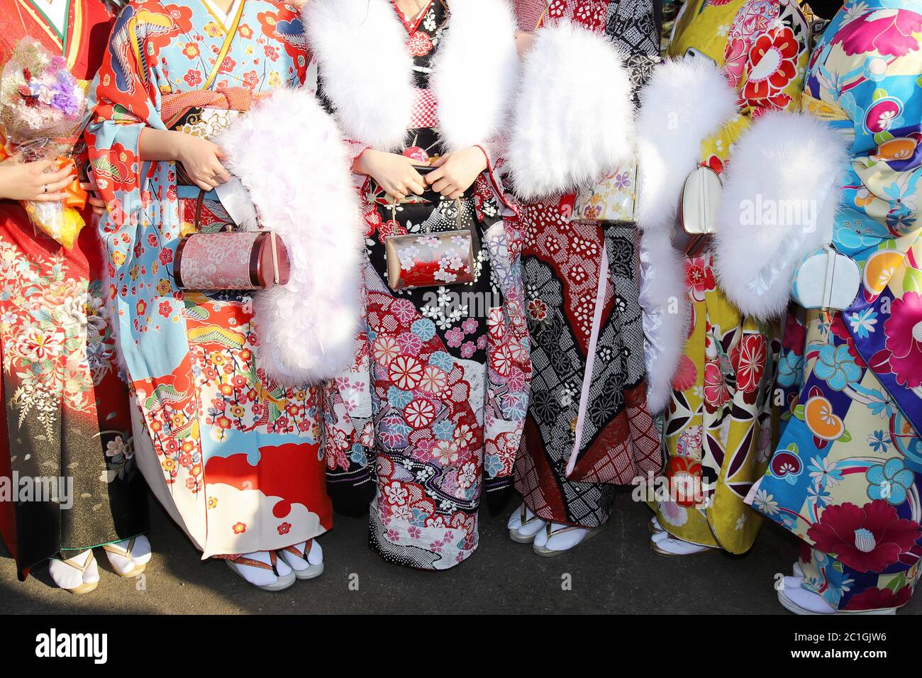 Japanische junge Frauen tragen traditionellen Kimono Stockfoto