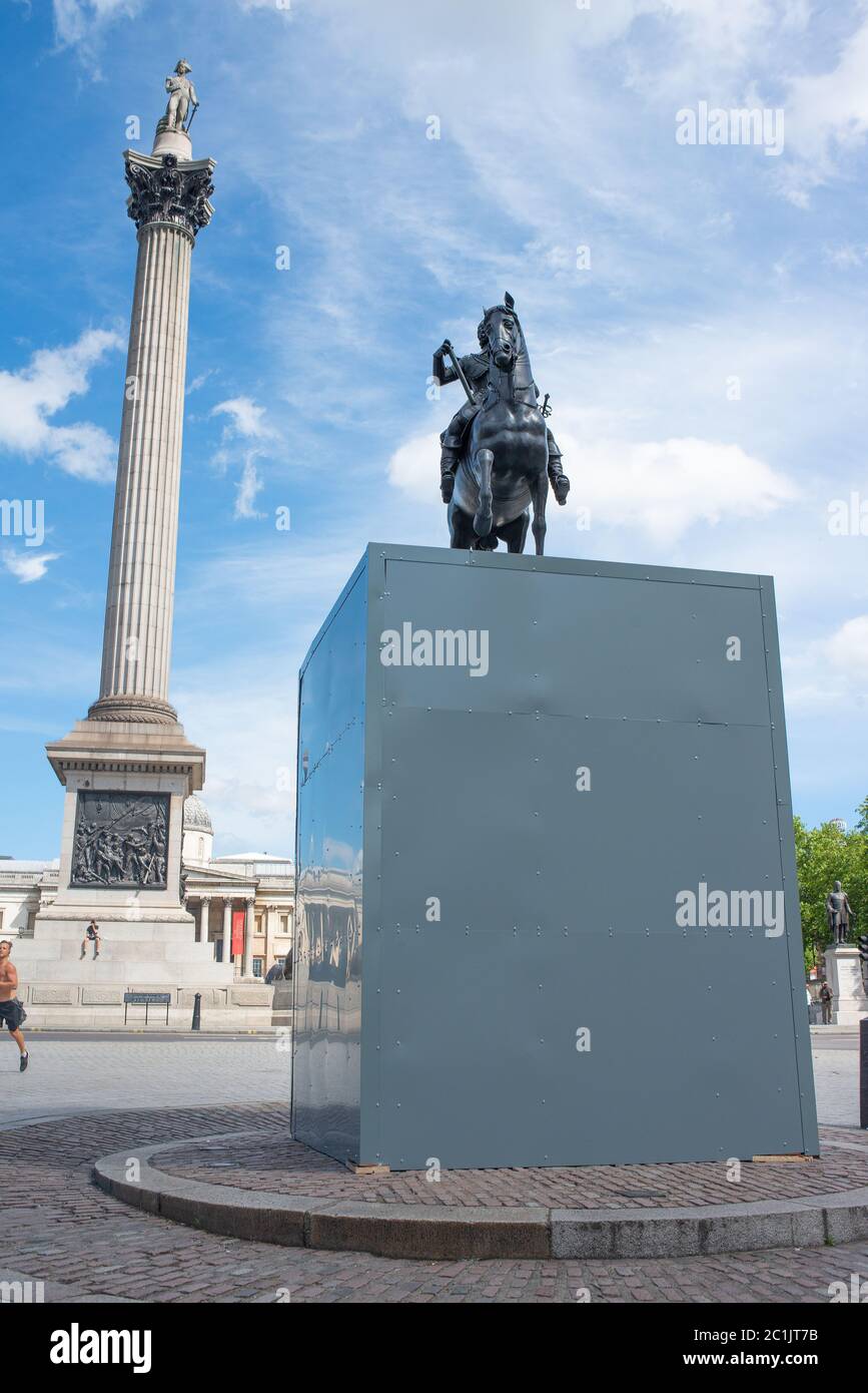 Die Statue von König Karl I. ist zum Schutz verladen, nachdem die Demonstranten der Schwarzen Menschenleben vor kurzem andere historische Statuen zerstört hatten Stockfoto