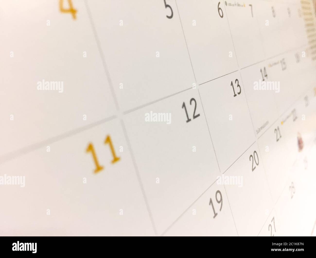 Weißer Kalender , die Monat werden nach Datum als quadratische Tabelle, die leeren Raum war sortiert Stockfoto