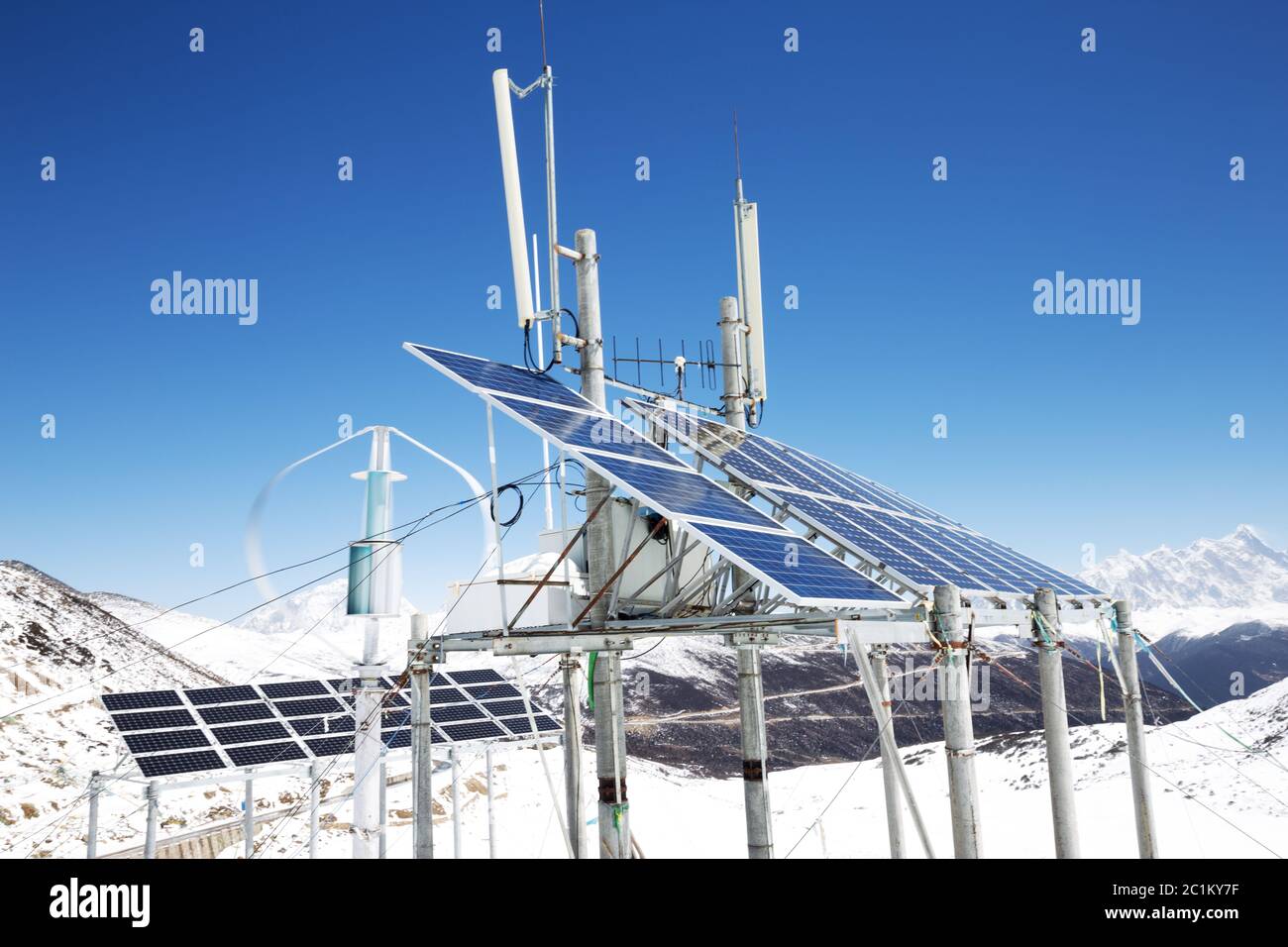 Solarenergieunterstützung für Basisstation Stockfoto