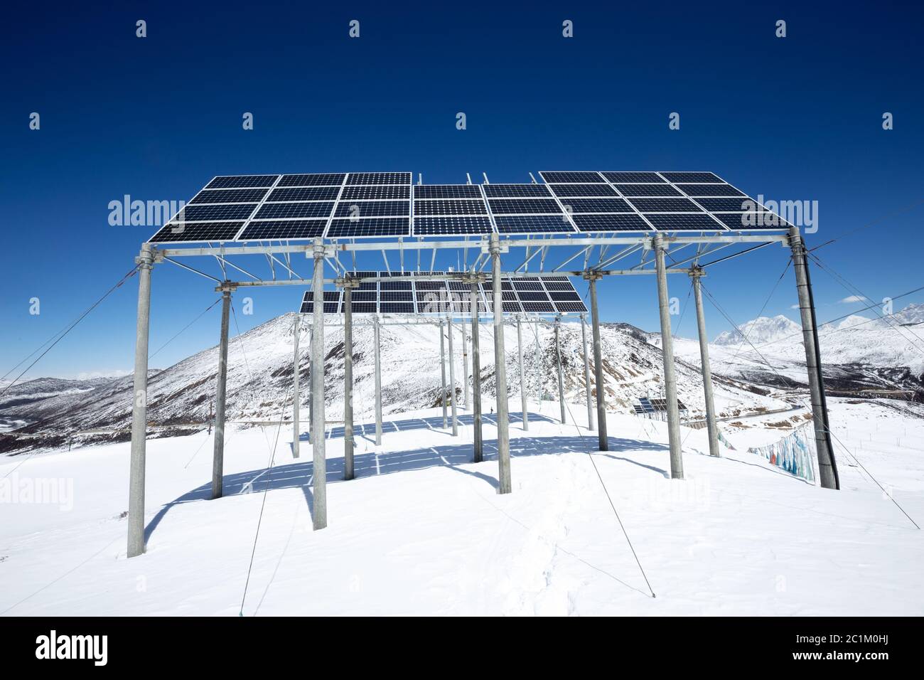 Solarenergieunterstützung für Basisstation Stockfoto