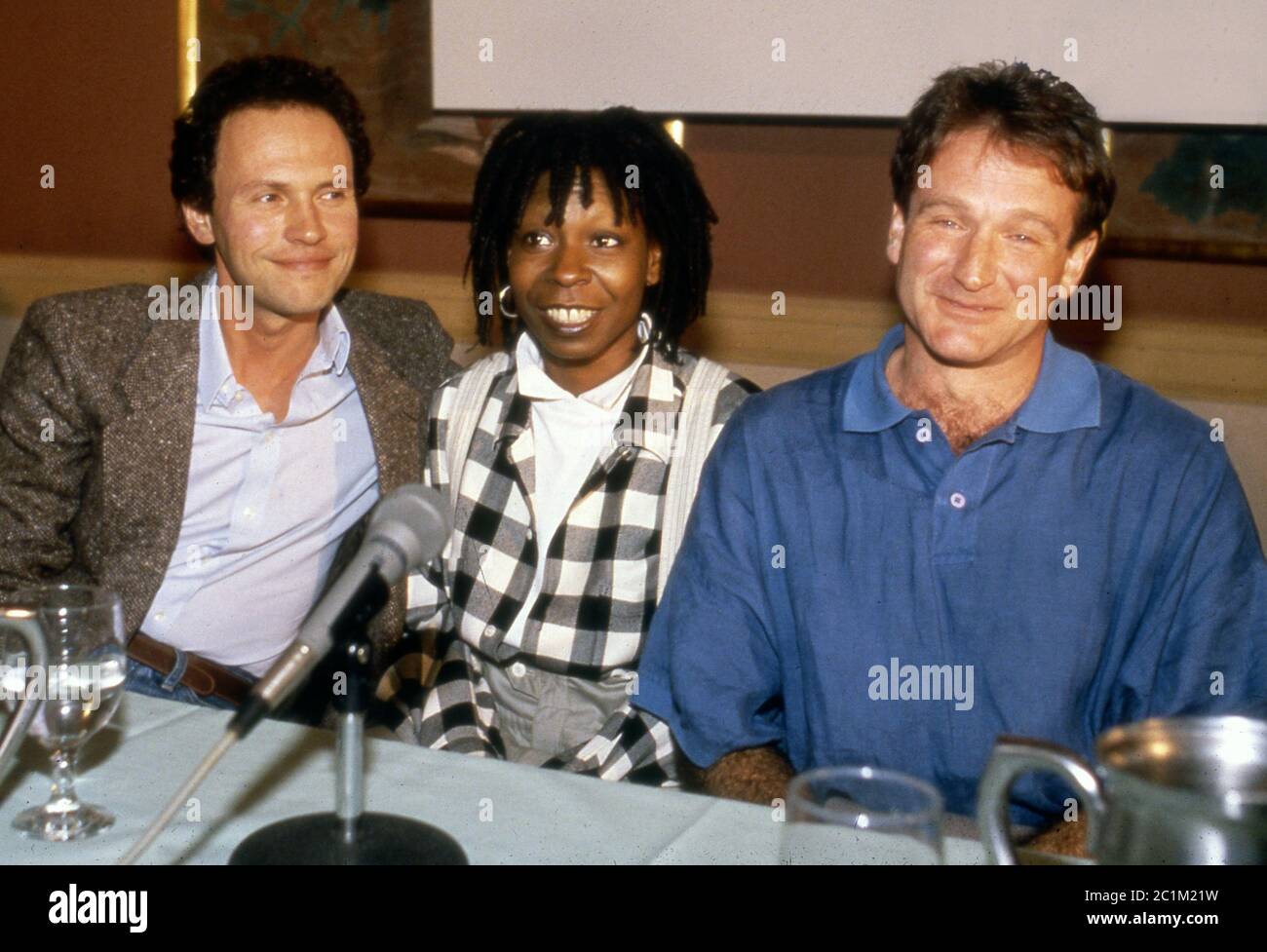 Comic Relief Pressekonferenz mit Billy Crystal, Whoopi Goldberg und Robin Williams, 1986 Stockfoto