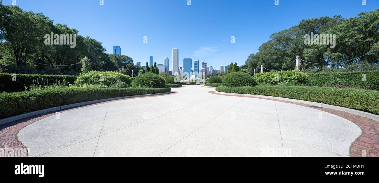 Leerer Boden mit modernem Stadtbild in chicago Stockfoto