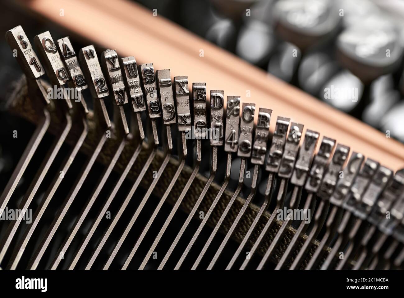 Retro Schreibmaschine im Studio. Makro Nahaufnahme. Stockfoto