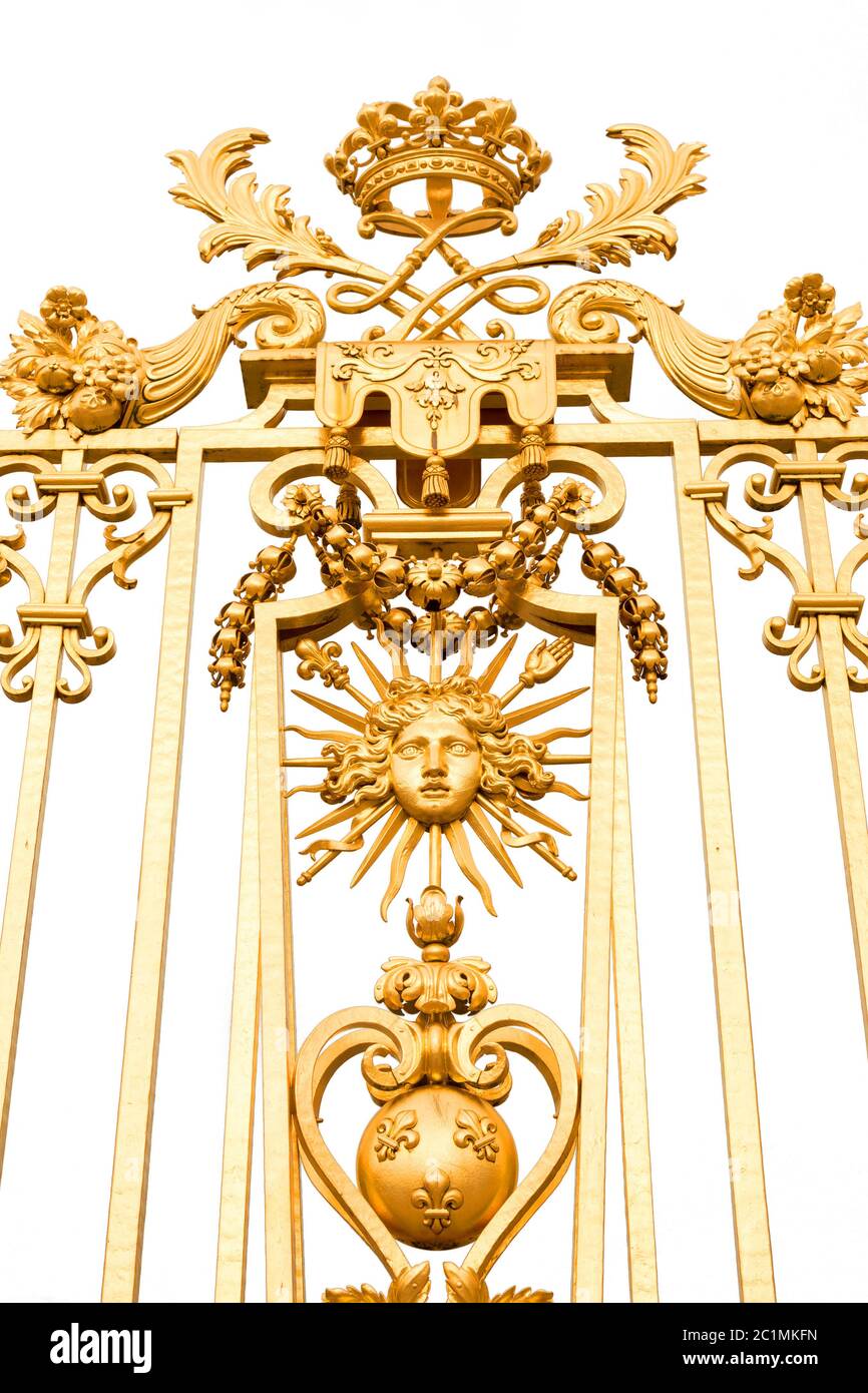 Isolierte goldene Tore zum Schloss Versailles. Frankreich Stockfoto