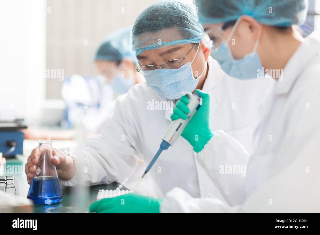Mitarbeiter im Labor Stockfoto