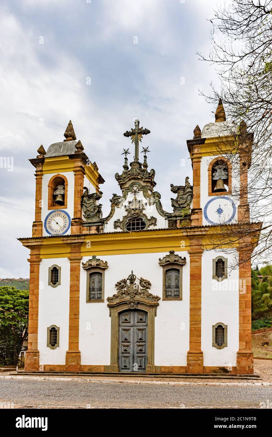 Alte und historische Kirche in der Stadt Sabara, Minas Gerais Stockfoto