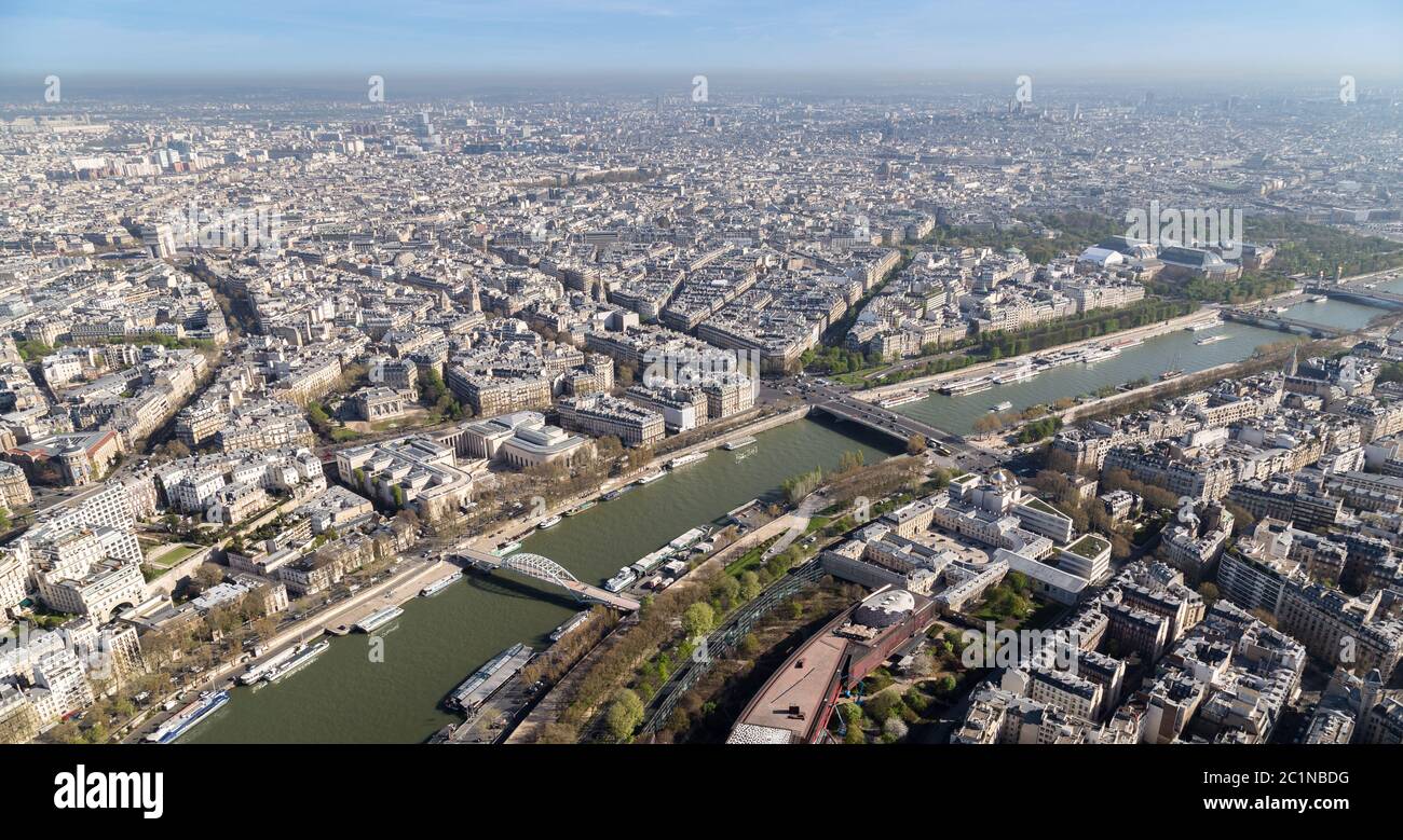 Paris, Frankreich, März 30 2017: Stadtpanorama. Blick vom Eiffelturm Stockfoto