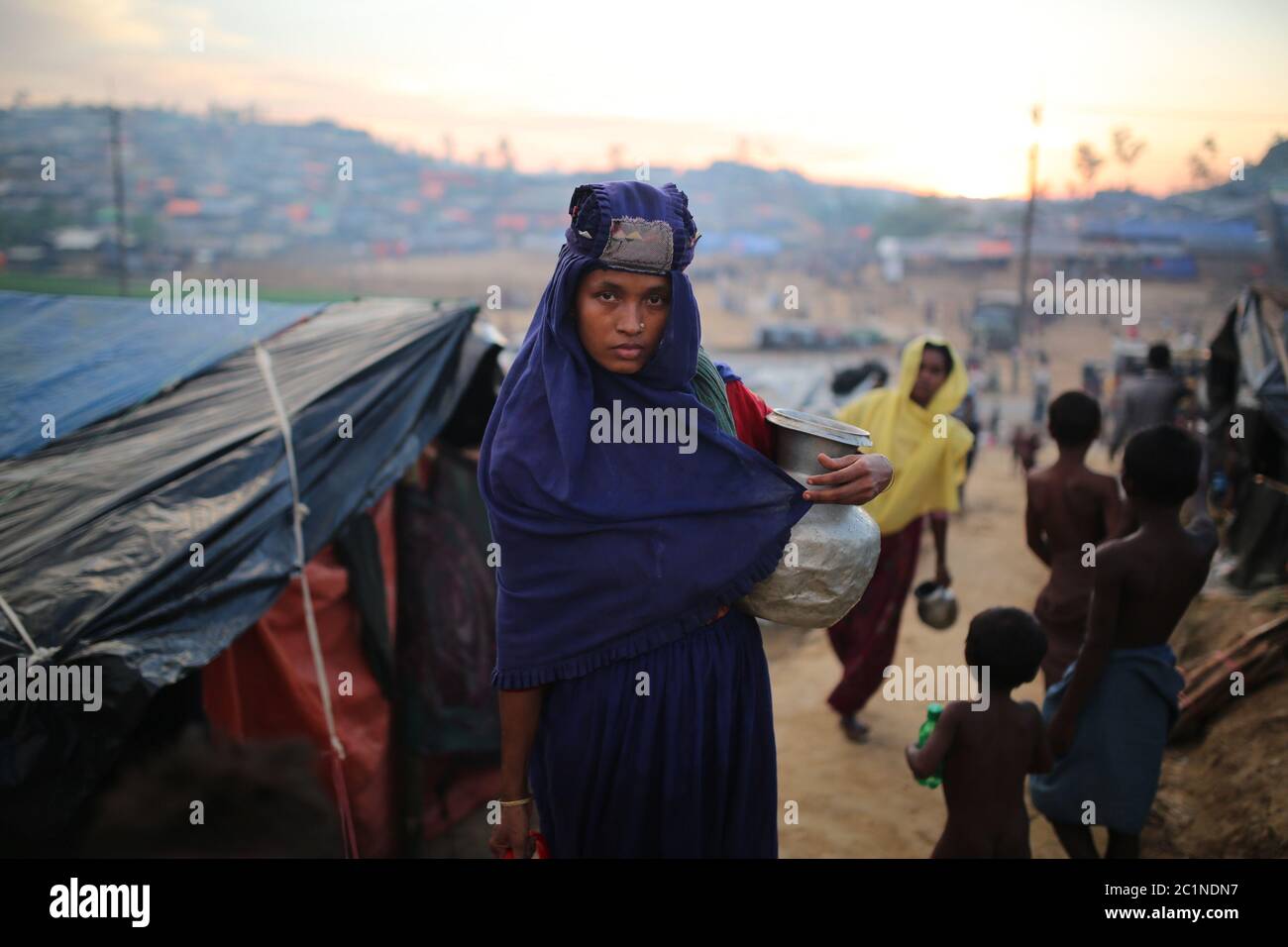 Rohingya-Menschen im Palangkhali-Flüchtlingslager in Cox's Bazar, Bangladesch, Mittwoch, 4. Oktober 2017 Stockfoto