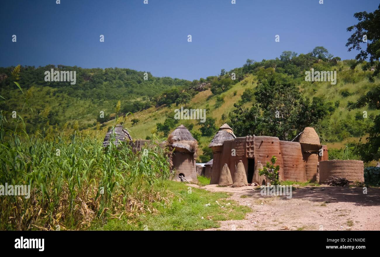 Traditionelles tammari Dorf von Tamberma in Koutammakou, dem Land der Batammariba, Kara Region, Togo Stockfoto