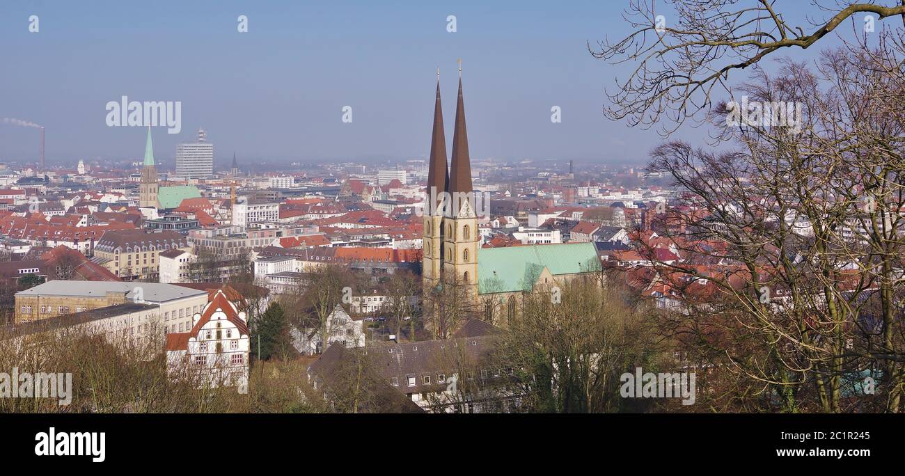 Aussichtspunkt 'Sparrenburg', Blickrichtung Bielefeld, Ostwestfalen-Lippe, Nordrhein-Westfalen, Deutschland, Westeuropa Stockfoto