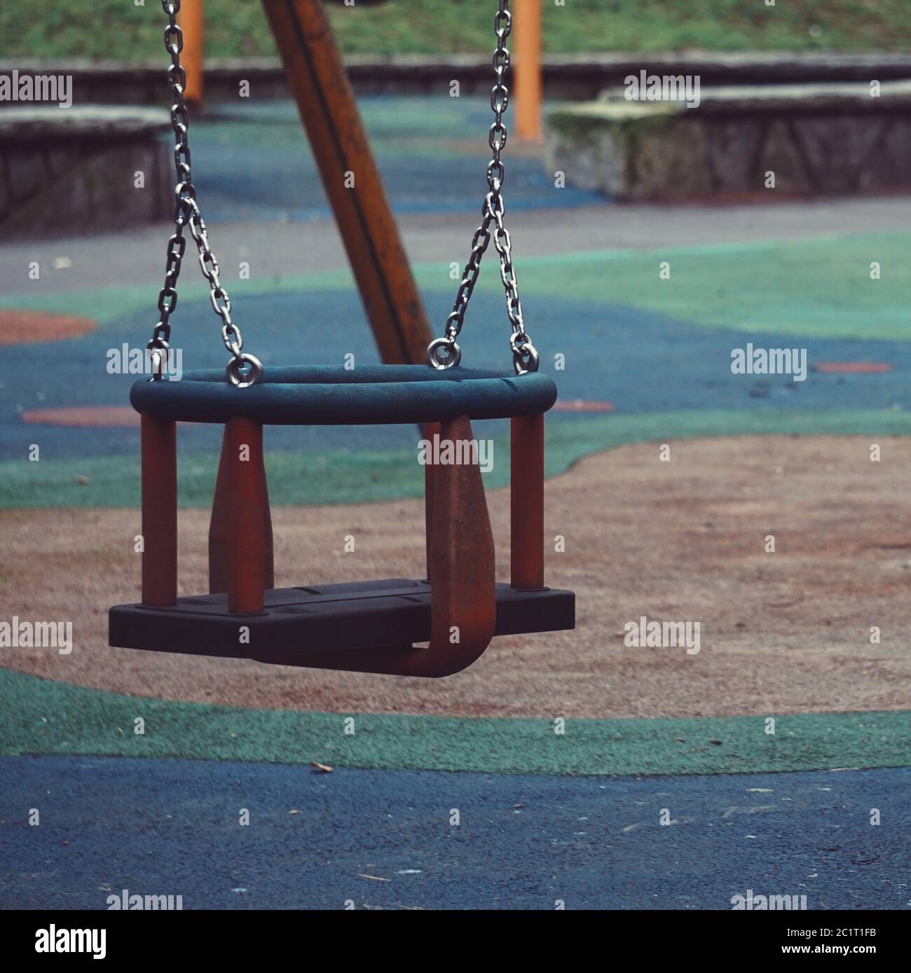 Schaukel auf dem Spielplatz Stockfoto