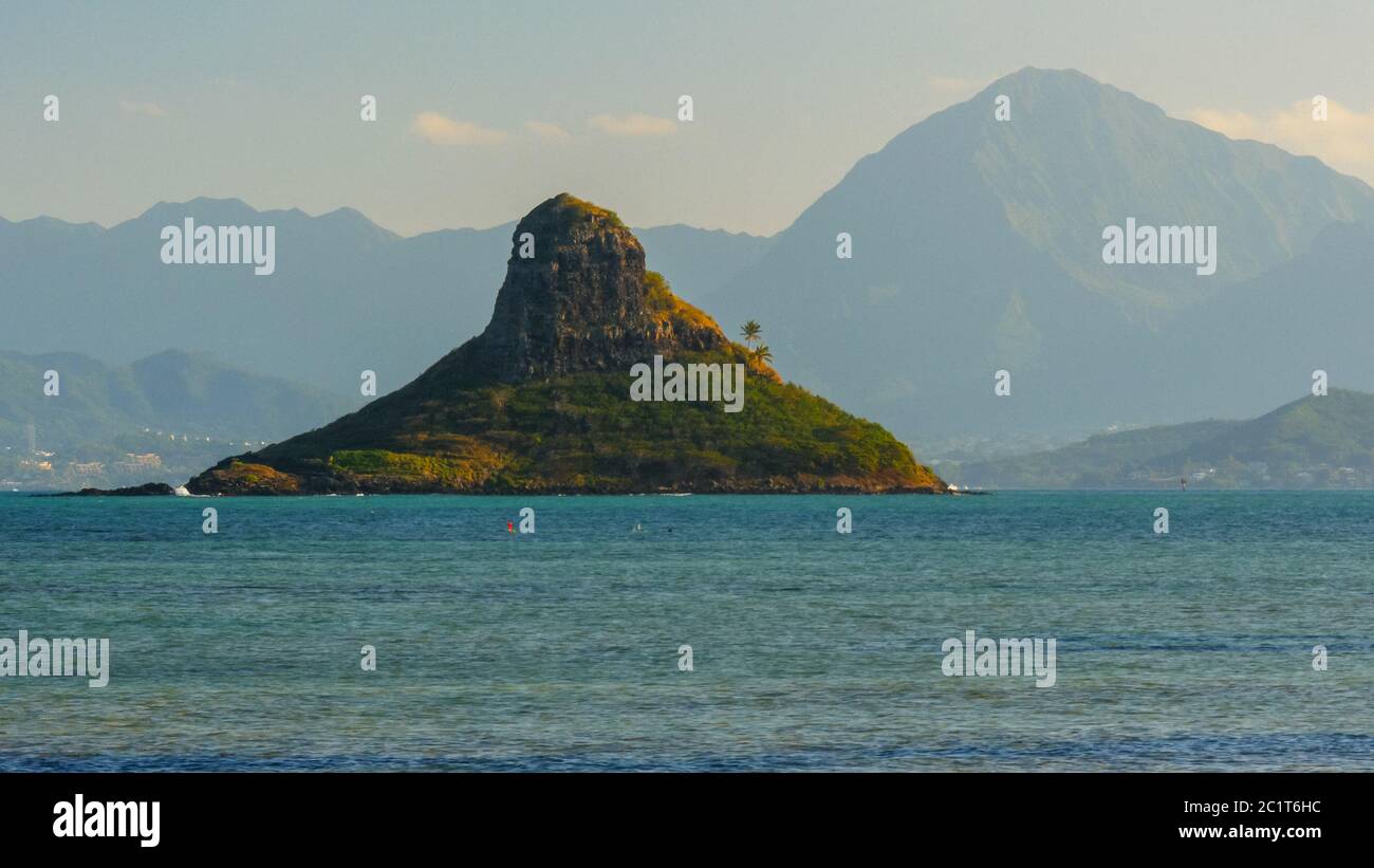 Mokolii ist Nahaufnahme der mokolii Insel auf der windwärts Seite von hawaii Stockfoto