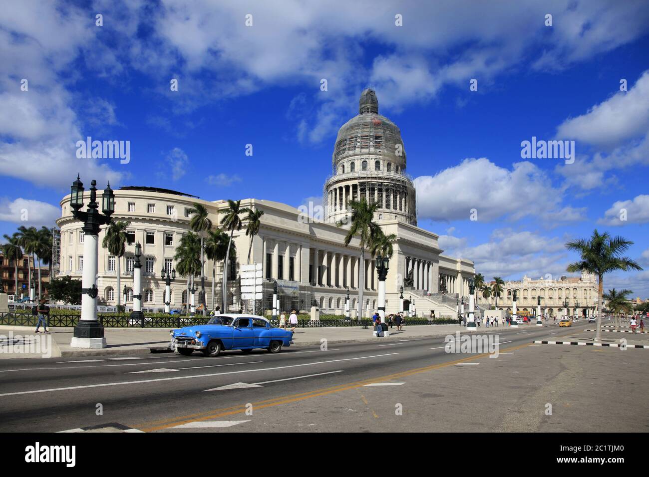 Avenue vor dem Kapitol von Alt-Havanna. Kuba Stockfoto
