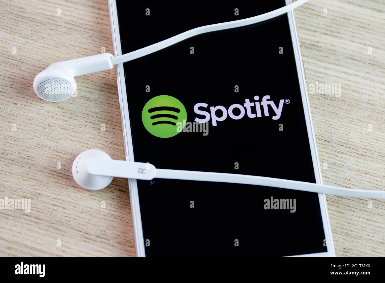 Mobile Musikanwendung Spotify. Spotify ist ein schwedischer Anbieter von Musik-Streaming- und Mediendiensten. Unternehmen bieten eine Audio-Streaming-Plattform. Stockfoto