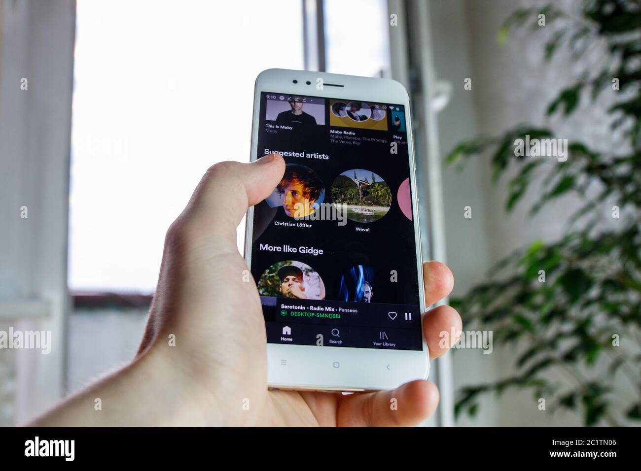 Mobile Musikanwendung Spotify. Spotify ist ein schwedischer Anbieter von Musik-Streaming- und Mediendiensten. Unternehmen bieten eine Audio-Streaming-Plattform. Stockfoto