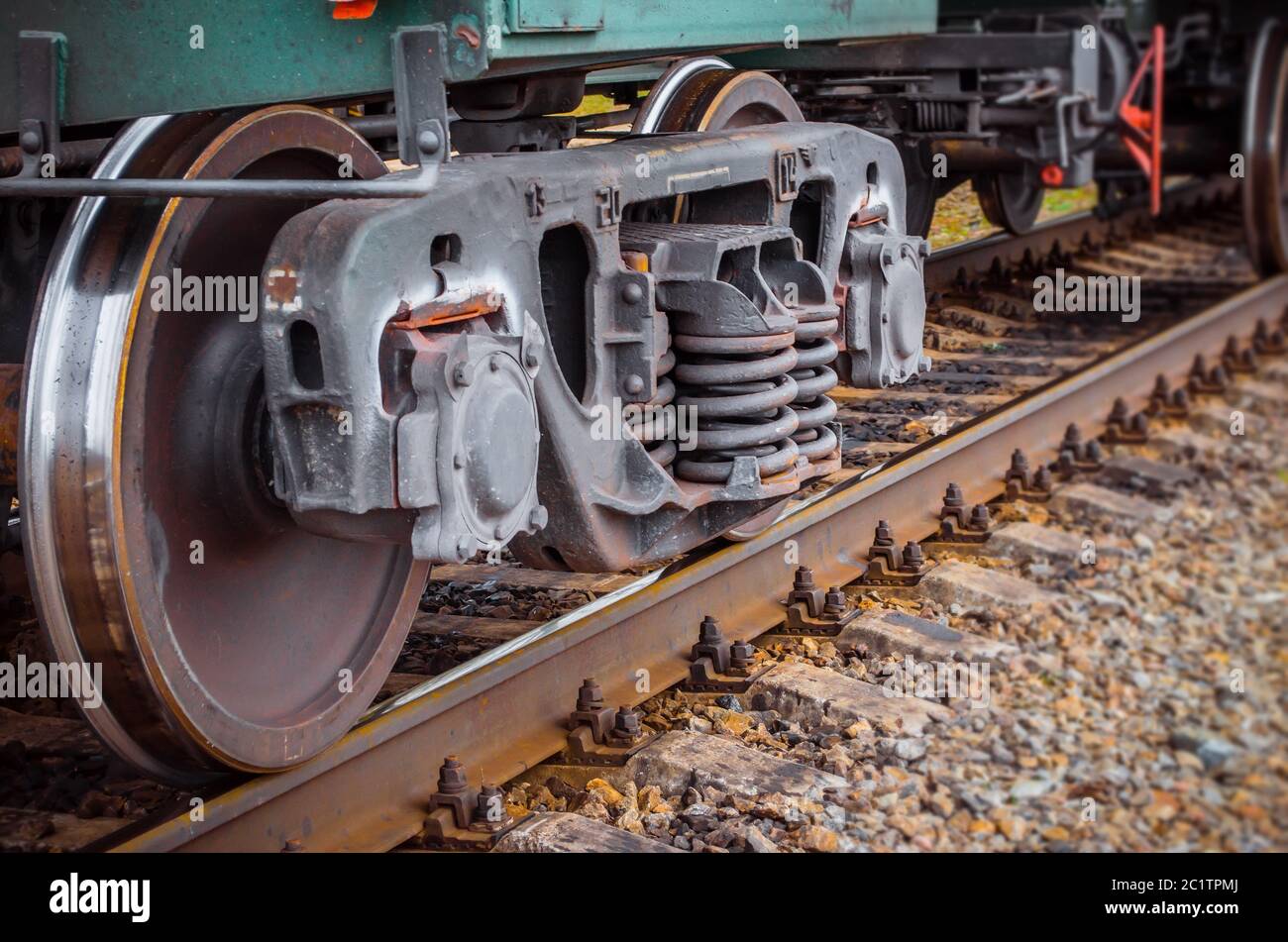 Industrielle Schiene Zug Räder Nahaufnahme Technologie Zug Schiene Straße Stockfoto