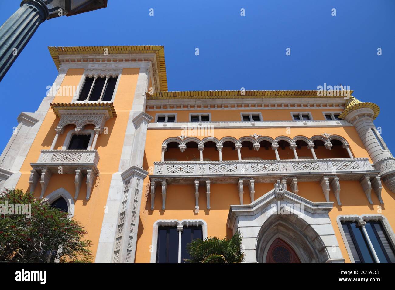 Wahrzeichen Portugals. Casa L. Perestrelo de Vasconcelos, neo-manuelline Architektur Villa in Cascais. Stockfoto